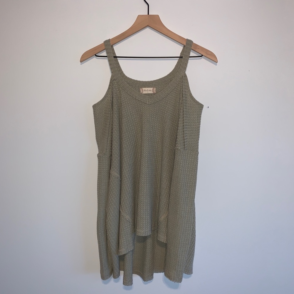 Altar’d state cold shoulder top - Picture 2 of 6